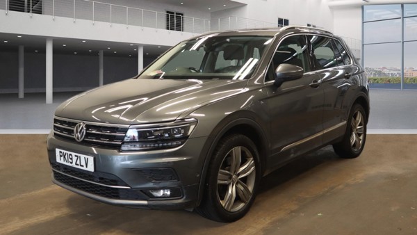 VOLKSWAGEN Tiguan